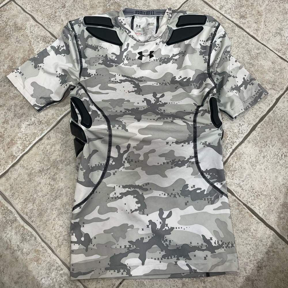 Men’s Under Armour Gray Camouflage Compression Top with padding size small